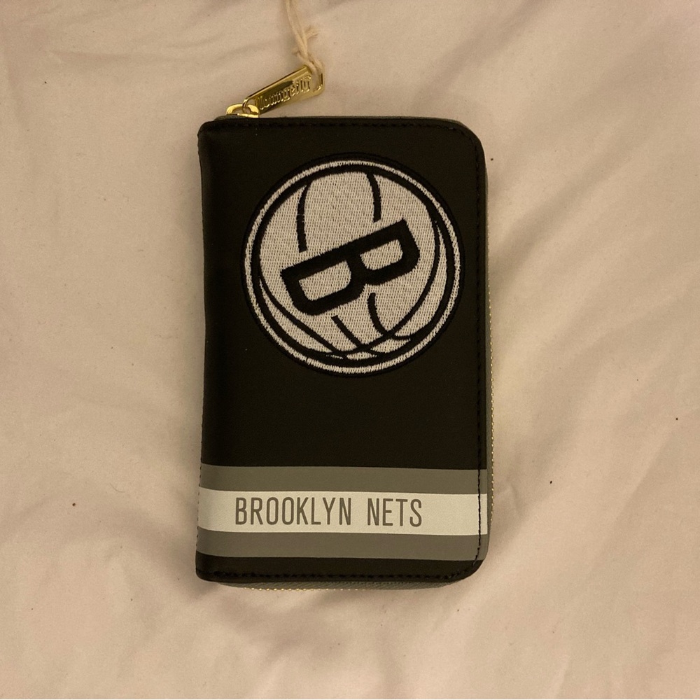 Loungefly NBA Brooklyn Nets Patch Icons Zip Around Wallet